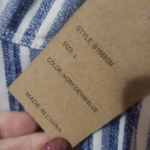 Blue and White striped Eden & Olivia split back Top - Picture 4 of 9